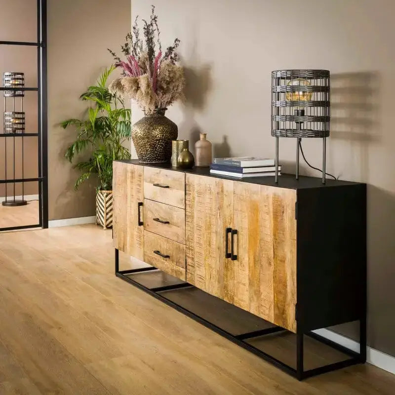 Le buffet style industriel l'élément tendance à avoir chez soi