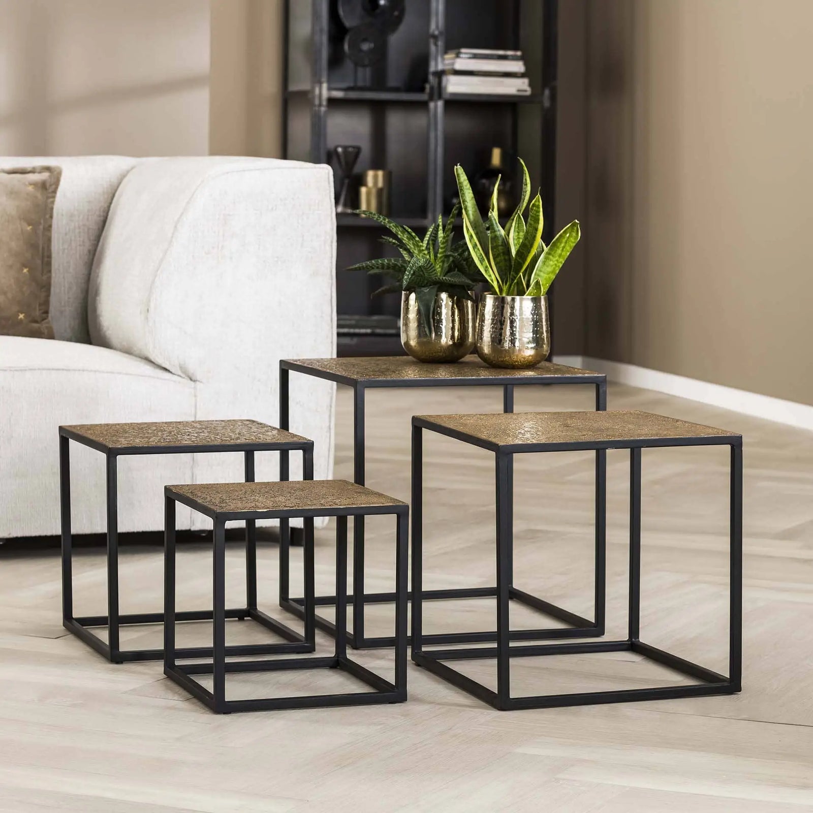 Table gigogne: le meuble multifonctionnel pour un salon