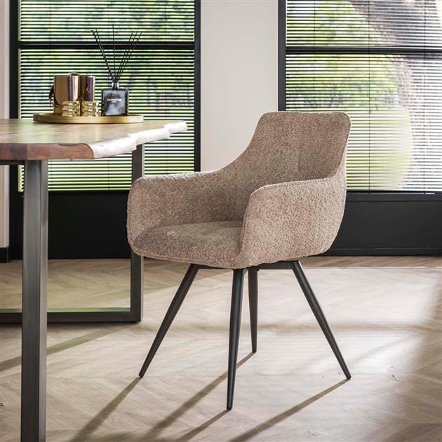 Fauteuil scandinave minimaliste en bouclette beige avec base pivotante
