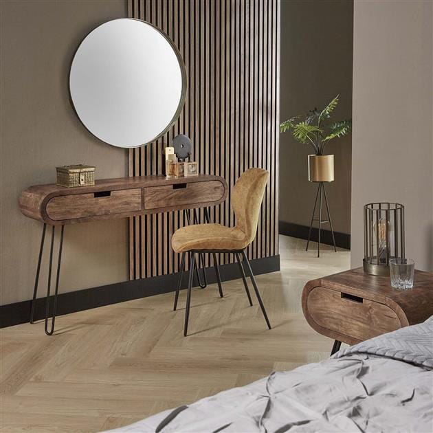 Finition en bois de manguier et cadre en métal noir avec coins aplatis.