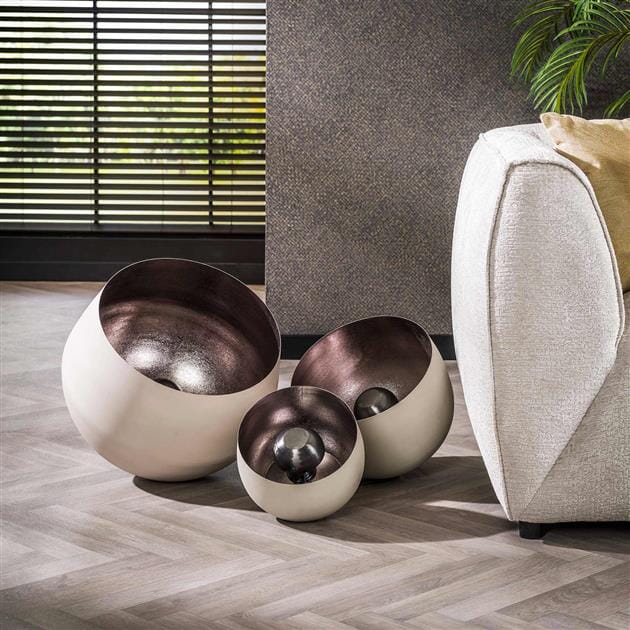 Vue d&#39;Ensemble de lampes à poser design en trois tailles différentes.
