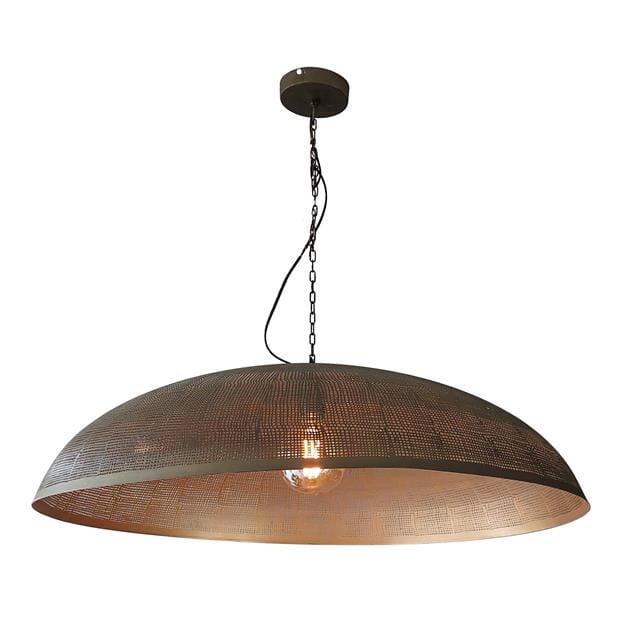 Détail des trous faits main sur la suspension vintage pour une lumière diffuse.