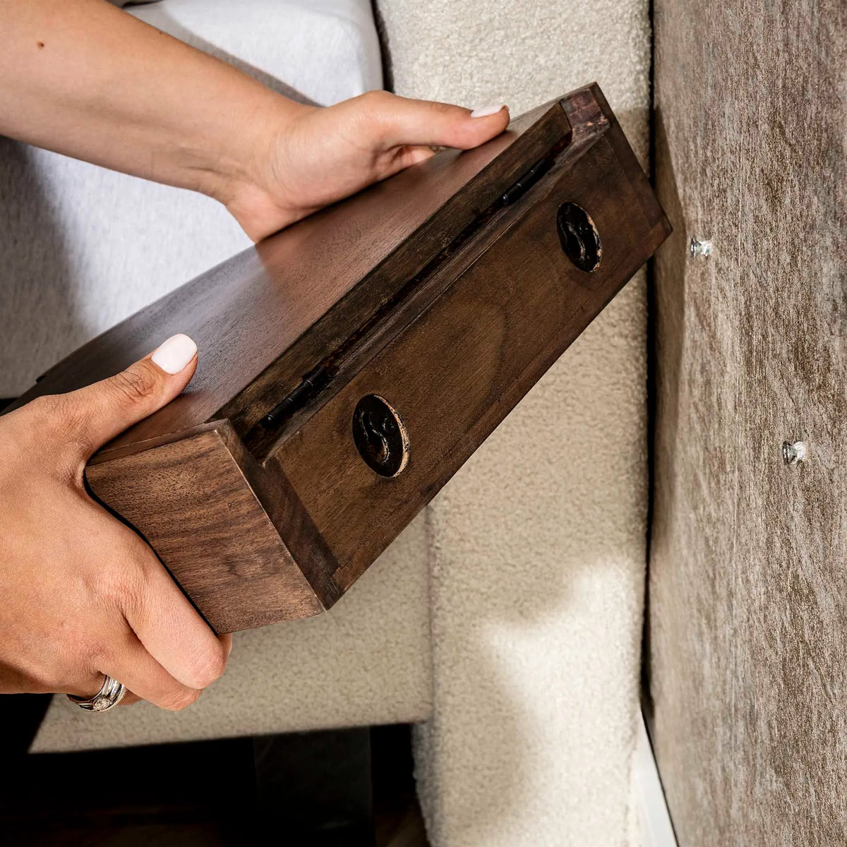 Table de Chevet Bois Massif Installation