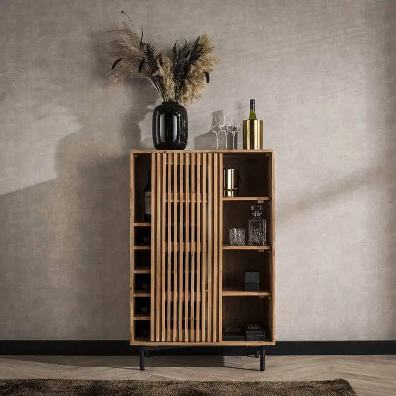 Armoire-à-vin-fermé-ambiance-salon