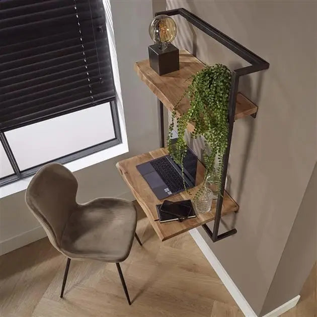 Installation facile du bureau suspendu mural grâce à sa bande métallique à quatre vis.