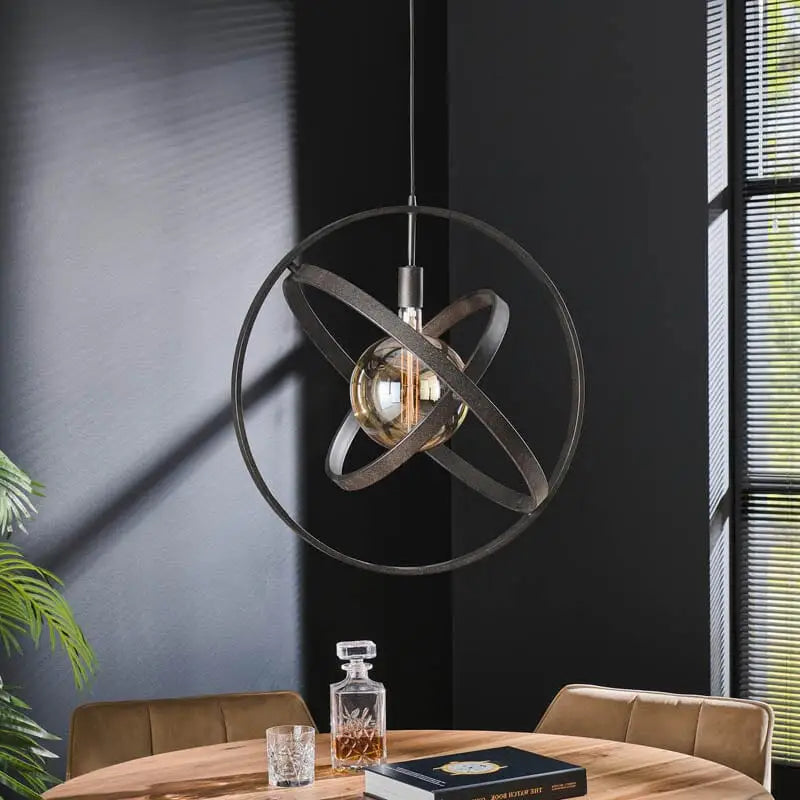 Lampe Suspension Metal vue en plein jour