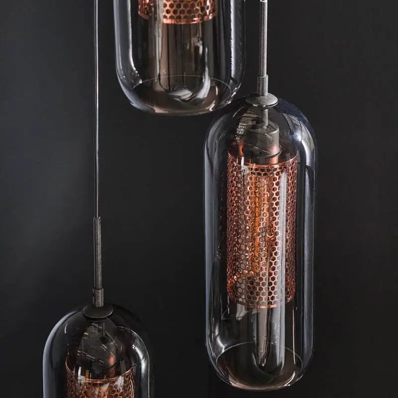 Détail de l&#39;abat-jour en verre fumé de la Suspension Luminaire en Verre Soufflé