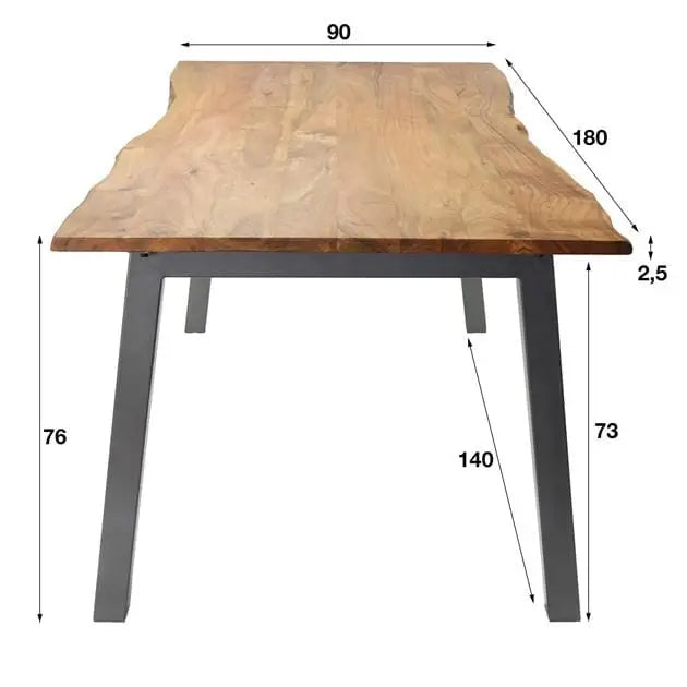 Versions de la table à manger acacia en différentes tailles pour s&#39;adapter à tous les espaces.