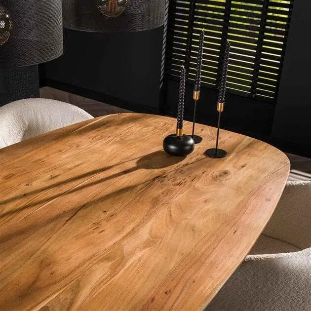  table à manger en bois massif, parfaite pour les repas en famille