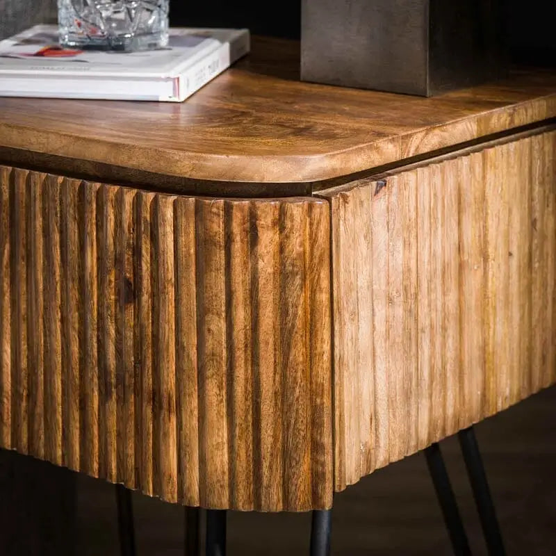  La Table De Nuit Bois Rayure  une touche pour votre chambre