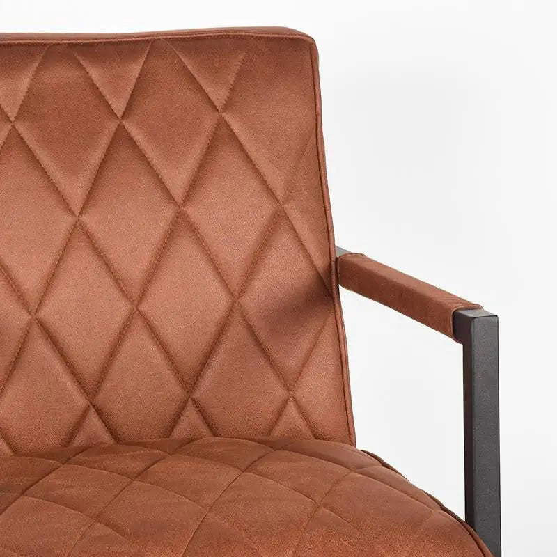 Chaise Industrielle en tissu microfibre couture diamant avec accoudoirs lyadesign 